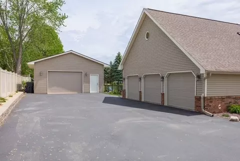 Exterior - 1110 N Linden St, Normal, IL 61761 photo 3 of 14
