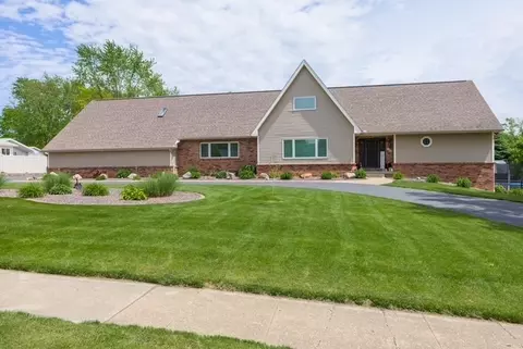 1110 N Linden St, Normal, IL 61761