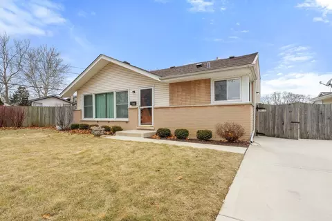 330 N 4th Ave, Des Plaines, IL 60016
