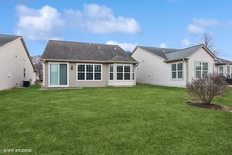 Exterior - 2834 Cascade Falls Cir, Elgin, IL 60124 photo 2 of 3