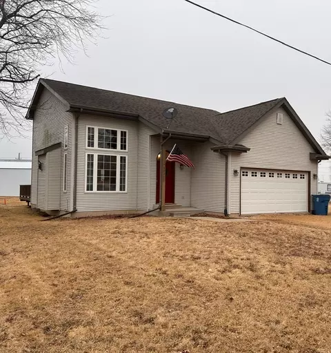 Exterior - 402 Santee St, Sublette, IL 61367 photo 2 of 3