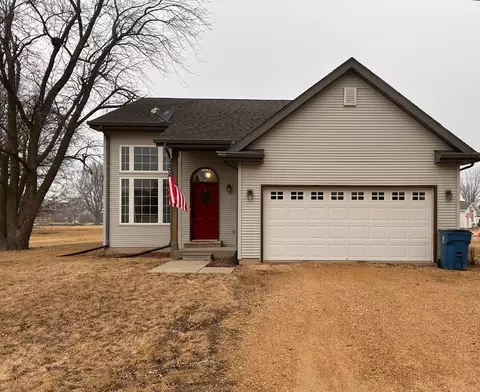 402 Santee St, Sublette, IL 61367
