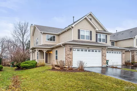 488 Majestic Ln #1, Oswego, IL 60543