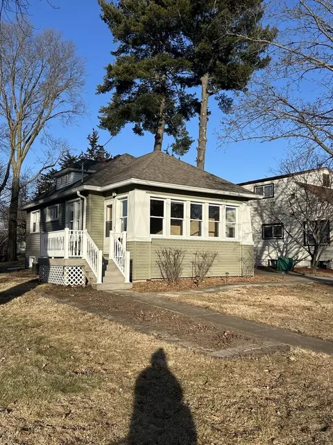 1207 12th Ave, Sterling, IL 61081