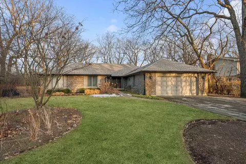 385 Red Oak Ln, Highland Park, IL 60035
