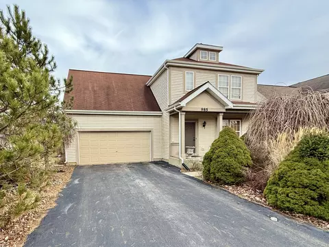 985 S Hampton Dr, Round Lake, IL 60073