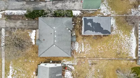 View/Area - 624 Oak St, Woodstock, IL 60098 photo 1 of 21