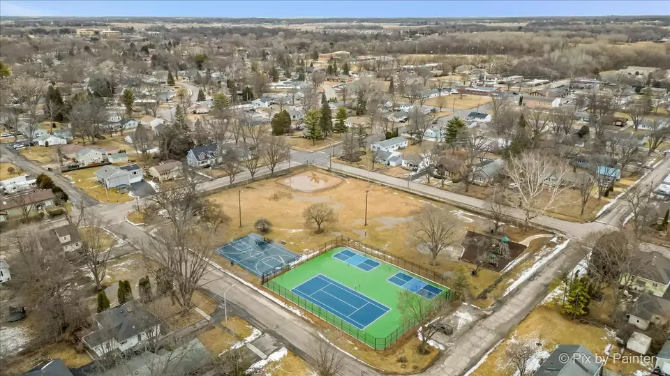 View/Area - 624 Oak St, Woodstock, IL 60098 photo 11 of 21