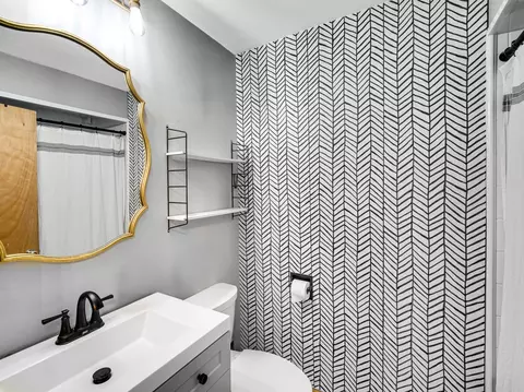 Bath - 19519 Walnut St, Mokena, IL 60448 photo 1 of 1
