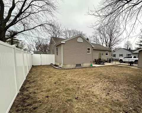 Exterior - 249 N Commerce St, Seneca, IL 61360 photo 4 of 4
