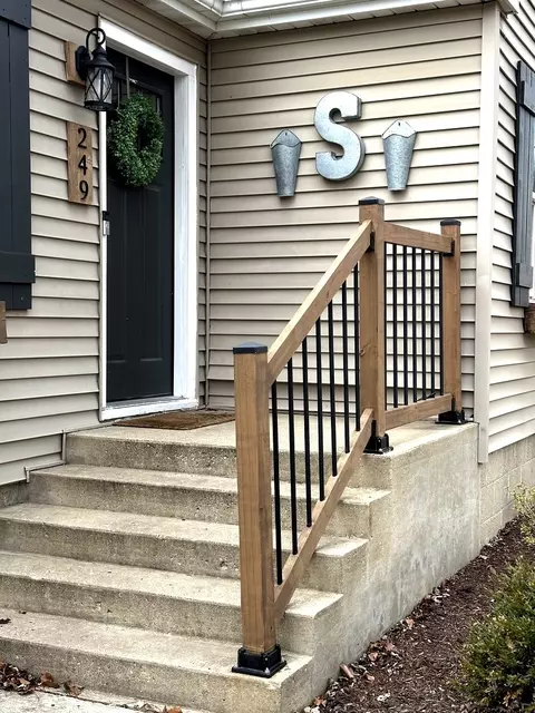 Exterior - 249 N Commerce St, Seneca, IL 61360 photo 2 of 4