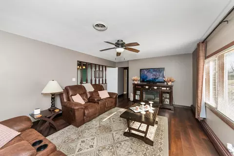 221 E Third St, Toluca, IL 61369 photo 4
