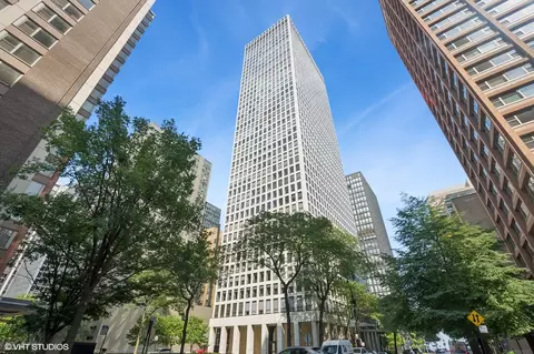 260 E Chestnut St #914, Chicago, IL 60611
