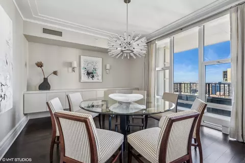 25 E Superior St #3702, Chicago, IL 60611 photo 6