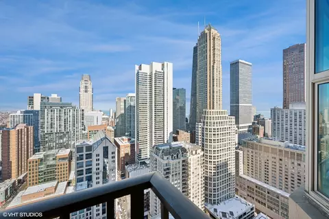 25 E Superior St #3702, Chicago, IL 60611 photo 11
