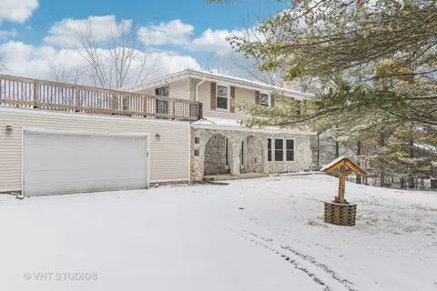 4 N450 Anderson Rd, Elburn, IL 60119