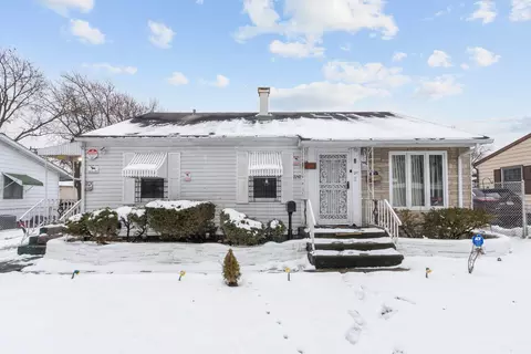 22425 Strassburg Ave, Sauk Village, IL 60411