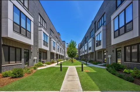 525 N Bishop St #2, Chicago, IL 60642