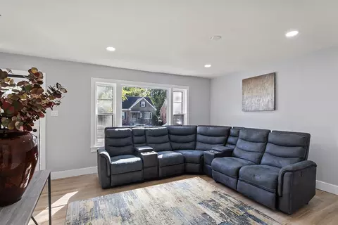 Living - 264 E 142nd Pl, Dolton, IL 60419 photo 1 of 1