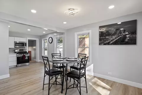 Dining - 264 E 142nd Pl, Dolton, IL 60419 photo 2 of 2