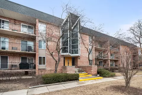 1041 N Mill St #211, Naperville, IL 60563