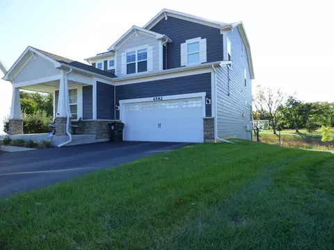 6582 Lamond Ave, Woodridge, IL 60517
