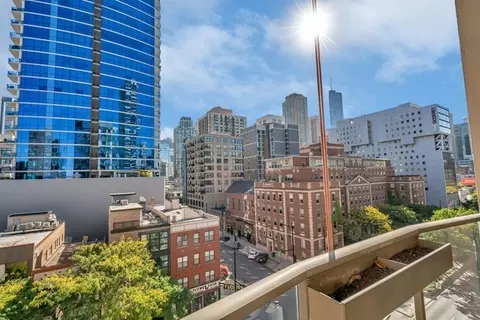 Exterior - Undisclosed, Chicago, IL 60654 photo 3 of 3