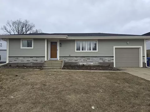 2912 Hyde Park Ave, Waukegan, IL 60085