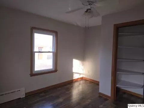 825 Augusta Rd, Carthage, IL 62321 photo 13