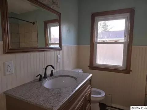 825 Augusta Rd, Carthage, IL 62321 photo 10