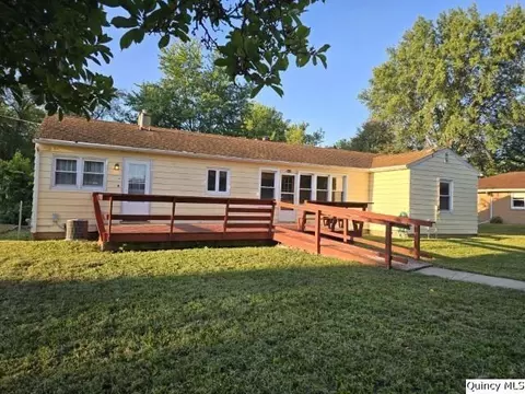 825 Augusta Rd, Carthage, IL 62321 photo 25