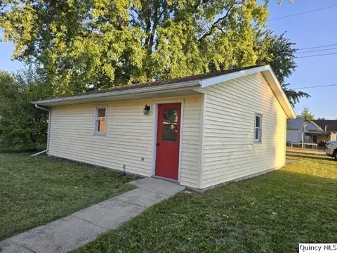 825 Augusta Rd, Carthage, IL 62321 photo 26