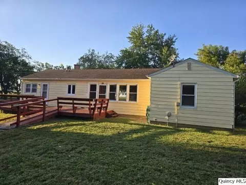 825 Augusta Rd, Carthage, IL 62321 photo 27