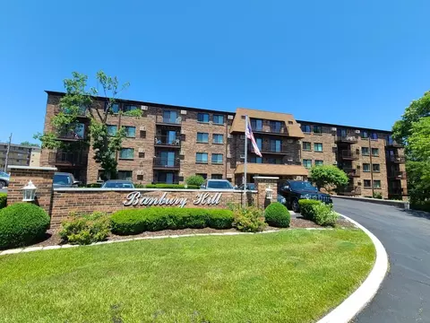 6800 W Raven St #301, Chicago, IL 60631