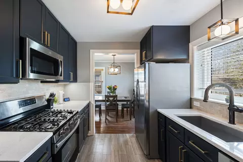 Kitchen - 5824 Prospect Ave, Berkeley, IL 60163 photo 4 of 4