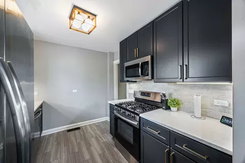 Kitchen - 5824 Prospect Ave, Berkeley, IL 60163 photo 2 of 4