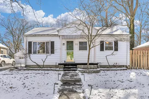 913 W Union St, Champaign, IL 61821