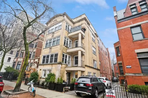 435 W Surf St #2B, Chicago, IL 60657