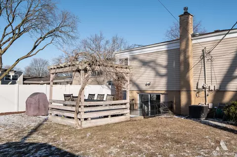 2108 Webster Ln, Des Plaines, IL 60016 photo 26
