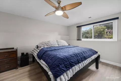 Bedroom - 4005 Winston Dr, Hoffman Estates, IL 60192 photo 3 of 4