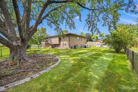 Exterior - 4005 Winston Dr, Hoffman Estates, IL 60192 photo 9 of 12