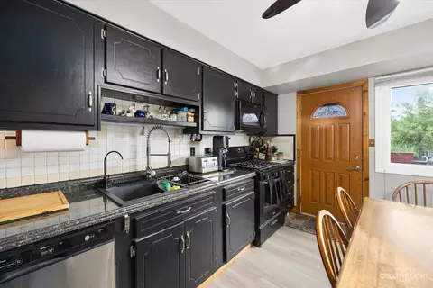 Kitchen - 4005 Winston Dr, Hoffman Estates, IL 60192 photo 1 of 1