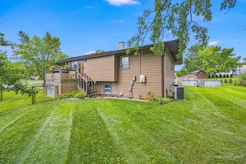 Exterior - 4005 Winston Dr, Hoffman Estates, IL 60192 photo 10 of 12