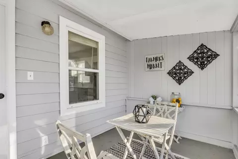 Exterior - 1110 Fischer St, Wheaton, IL 60189 photo 5 of 7