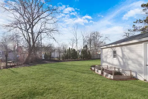 Exterior - 1110 Fischer St, Wheaton, IL 60189 photo 7 of 7