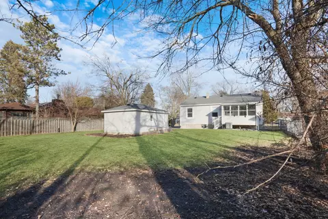 Exterior - 1110 Fischer St, Wheaton, IL 60189 photo 6 of 7