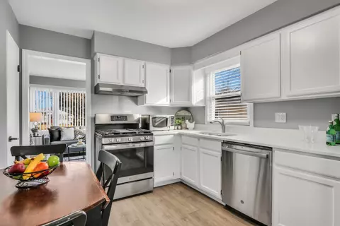 Kitchen - 1110 Fischer St, Wheaton, IL 60189 photo 1 of 2