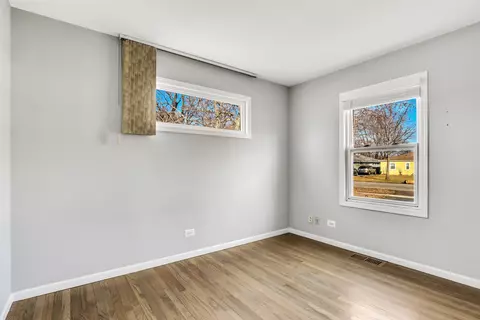 Bedroom - 1110 Fischer St, Wheaton, IL 60189 photo 1 of 2