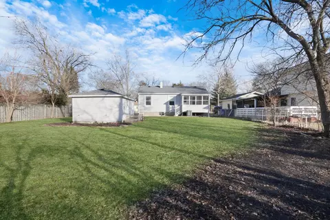 Exterior - 1110 Fischer St, Wheaton, IL 60189 photo 3 of 7