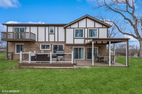 20347 N Park Hill Dr, Deer Park, IL 60010